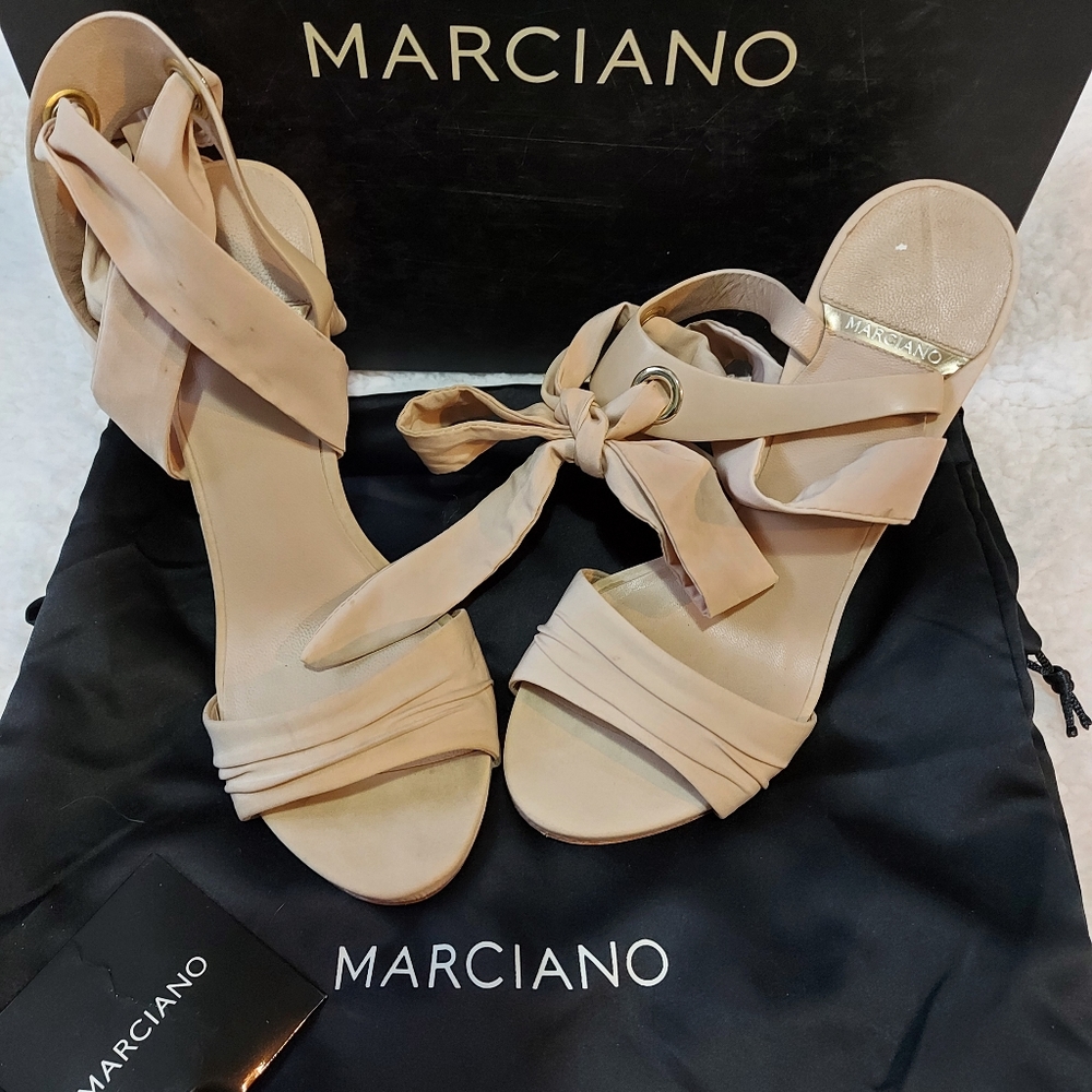 Marciano Biege Heels